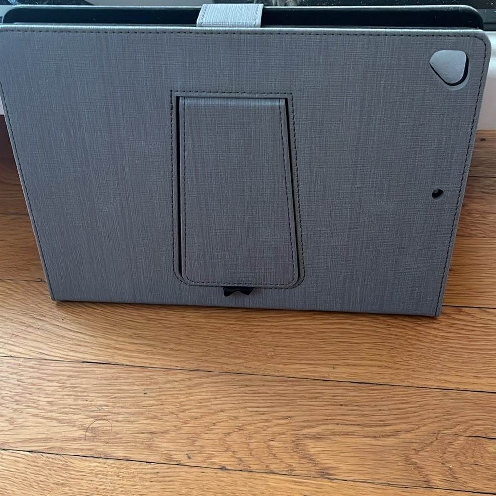 Case - Picture 2 of 3